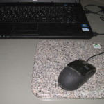 坂出市沖に浮かぶ与島で採れた与島石を使用したマウスパッドです。さかいでブランド認定商品。
